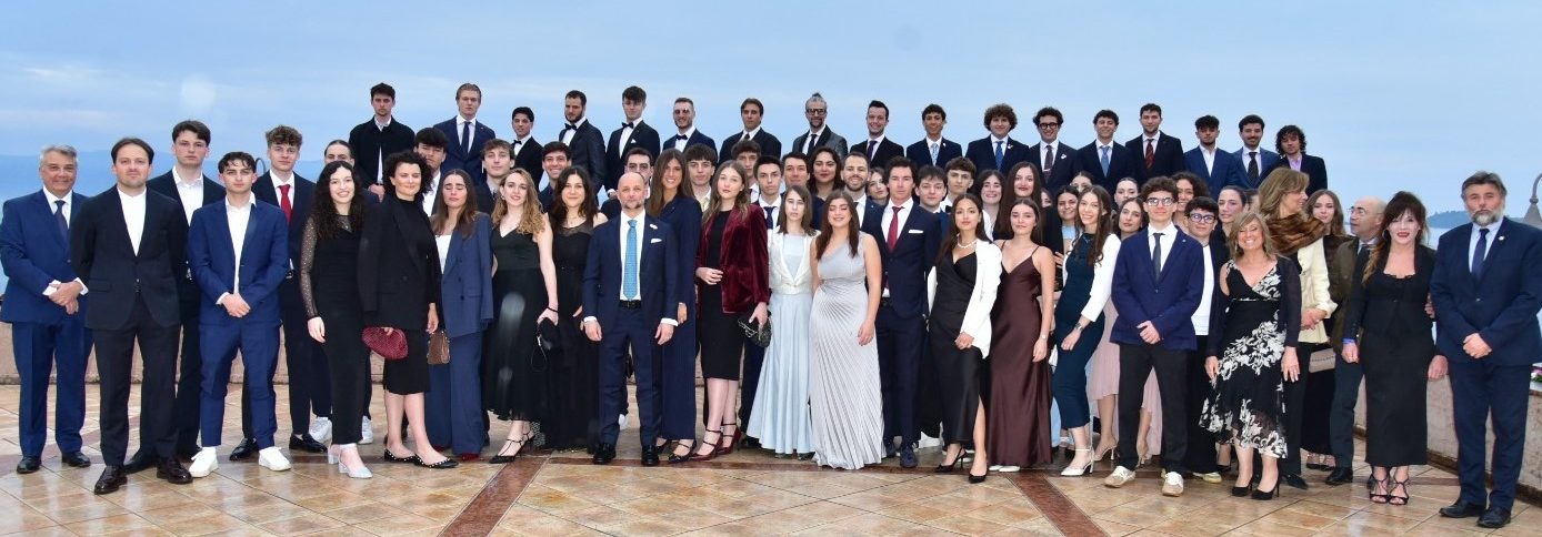 I partecipanti al RYLA 2026 riuniti per la fotografia di gruppo nella serata di gala